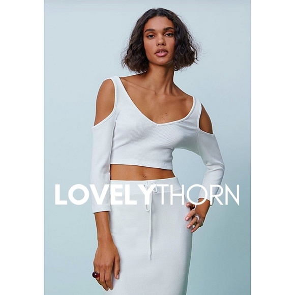 ZARA // white stretch rib knit 3/4 sleeve cut-out cold shoulder crop top - Picture 10 of 14